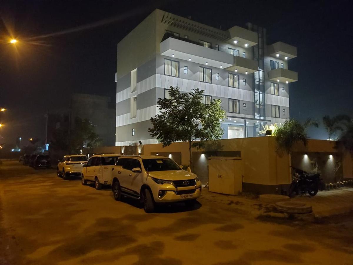 Hotel The Golf 1 Lucknow Exteriör bild