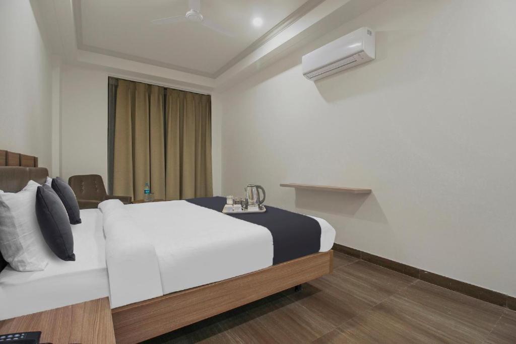 Hotel The Golf 1 Lucknow Exteriör bild
