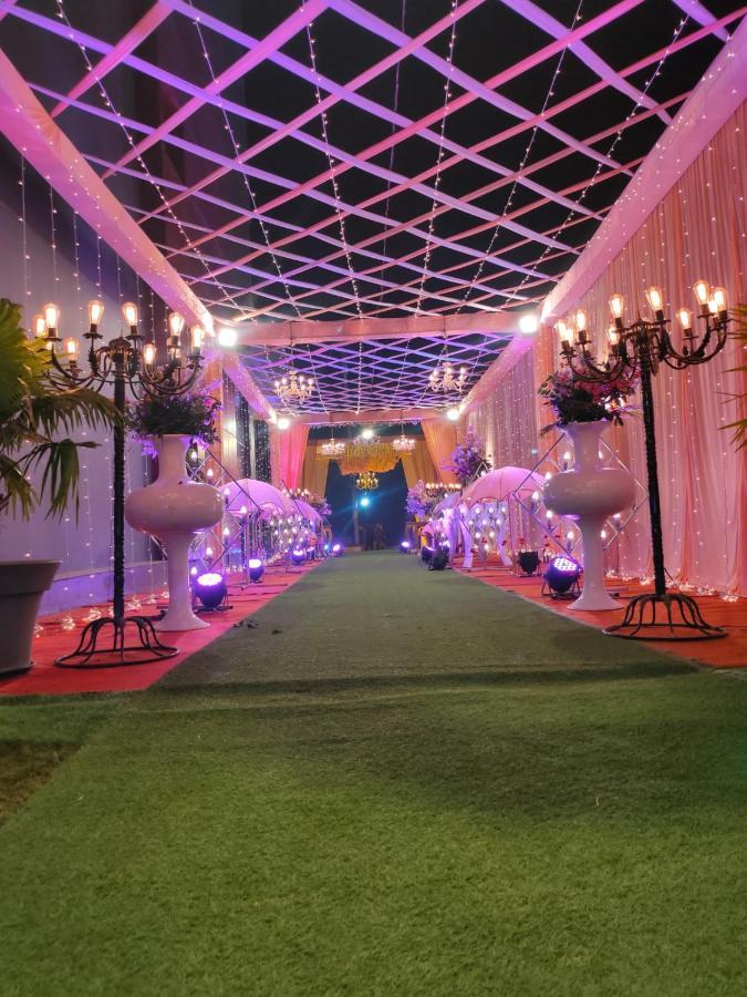 Hotel The Golf 1 Lucknow Exteriör bild