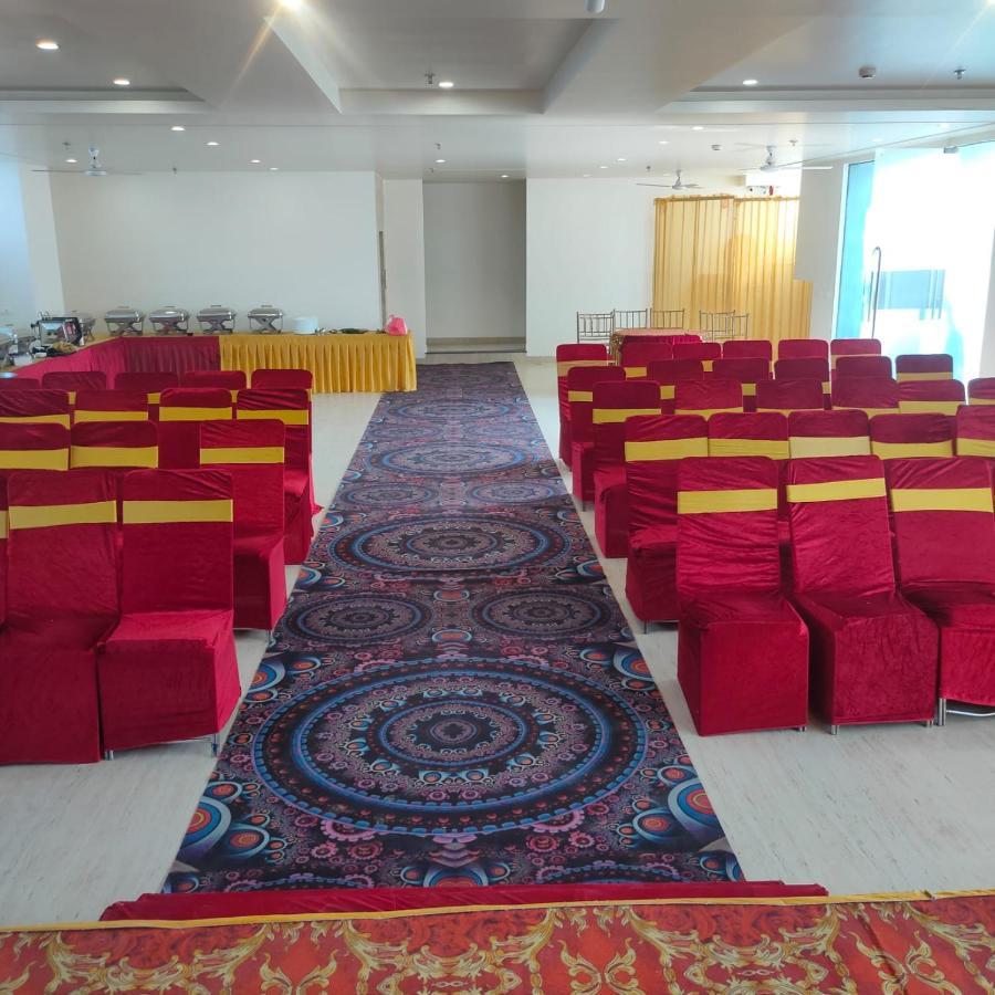 Hotel The Golf 1 Lucknow Exteriör bild